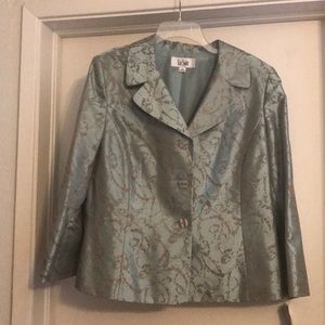 NWT *FREE SHIPPING* Le Suit Skirt and Jacket